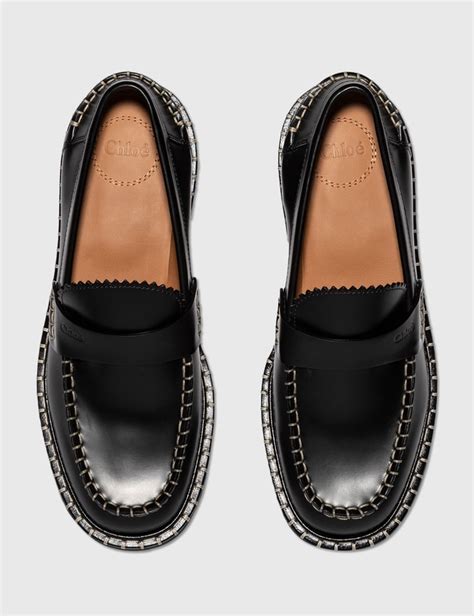 Noua flat loafer .